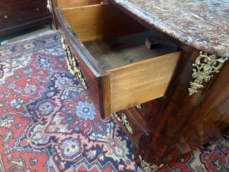 COMMODE XVIIIème d’époque REGENCE