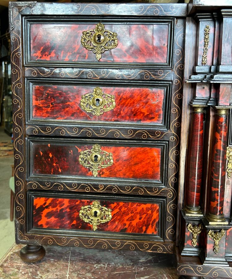 Armadio in tartaruga di Anversa della fine del XVII secolo 1700 circa - Fiandre - Anversa