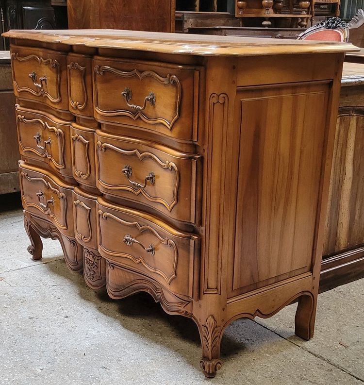 Commode arbalète style louis XV estampillée En merisier massif