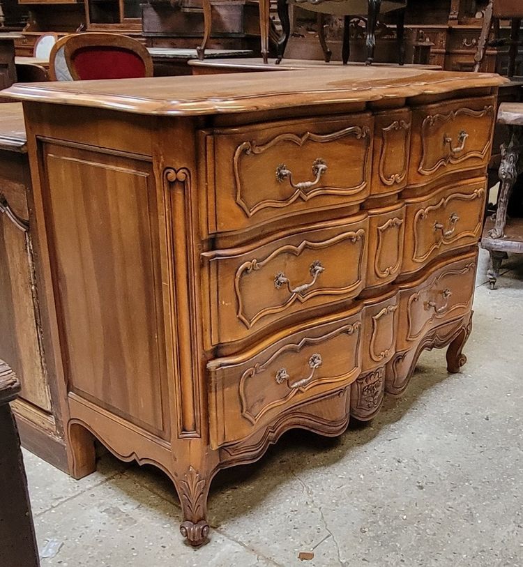 Commode arbalète style louis XV estampillée En merisier massif