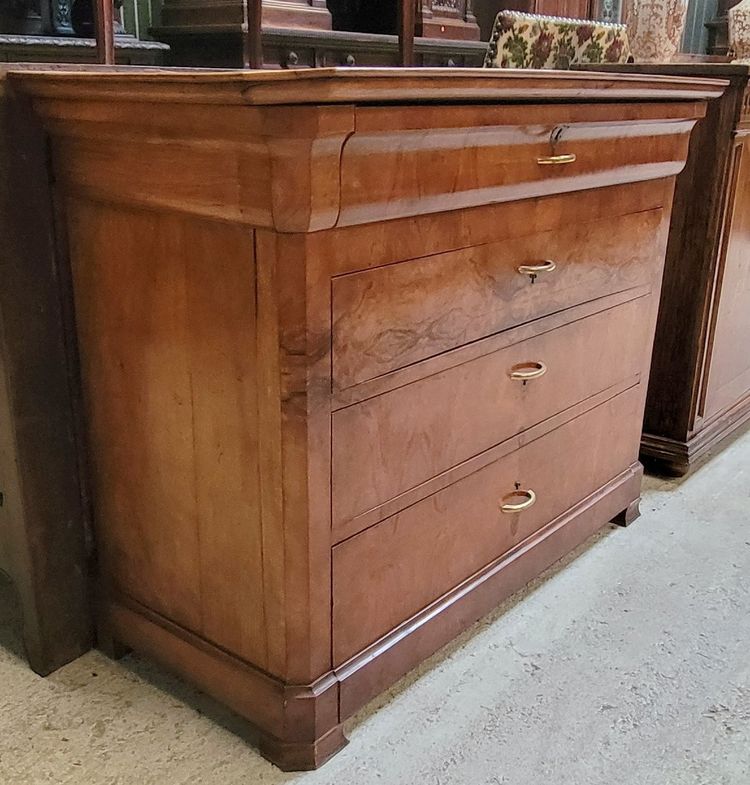 commode a doucine époque Louis Philippe en noyer 