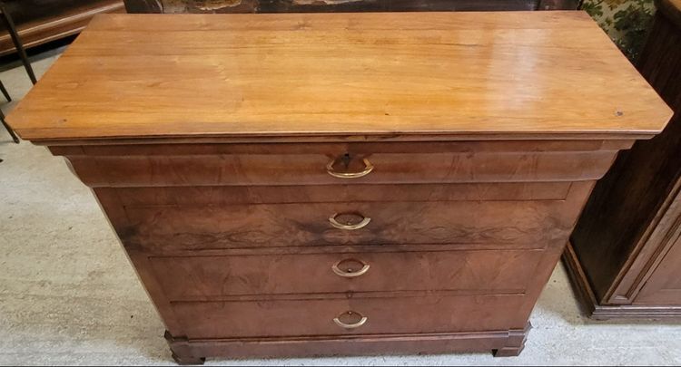 commode a doucine époque Louis Philippe en noyer 
