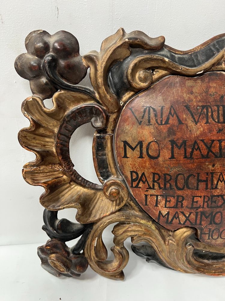 Panneau a encadrement en bois sculpté patiné XVIII siècle