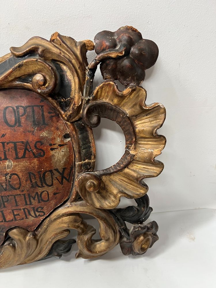 Panneau a encadrement en bois sculpté patiné XVIII siècle