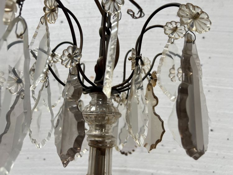 Lampadario in stile Luigi XV con pendenti e frutta in vetro colorato XX secolo