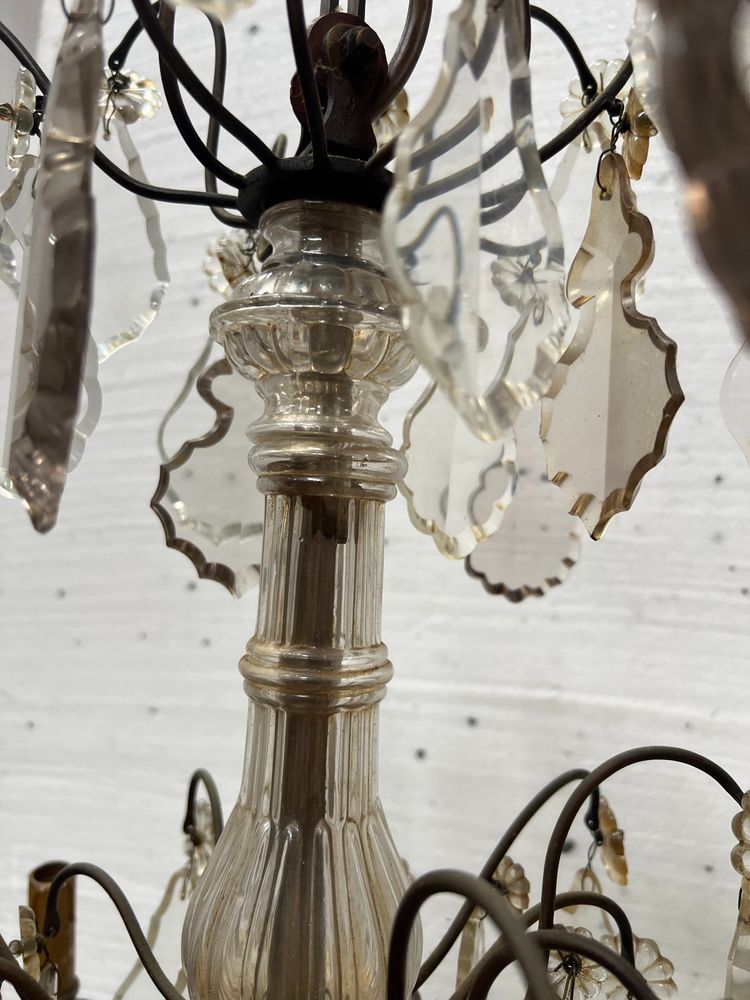 Lampadario in stile Luigi XV con pendenti e frutta in vetro colorato XX secolo
