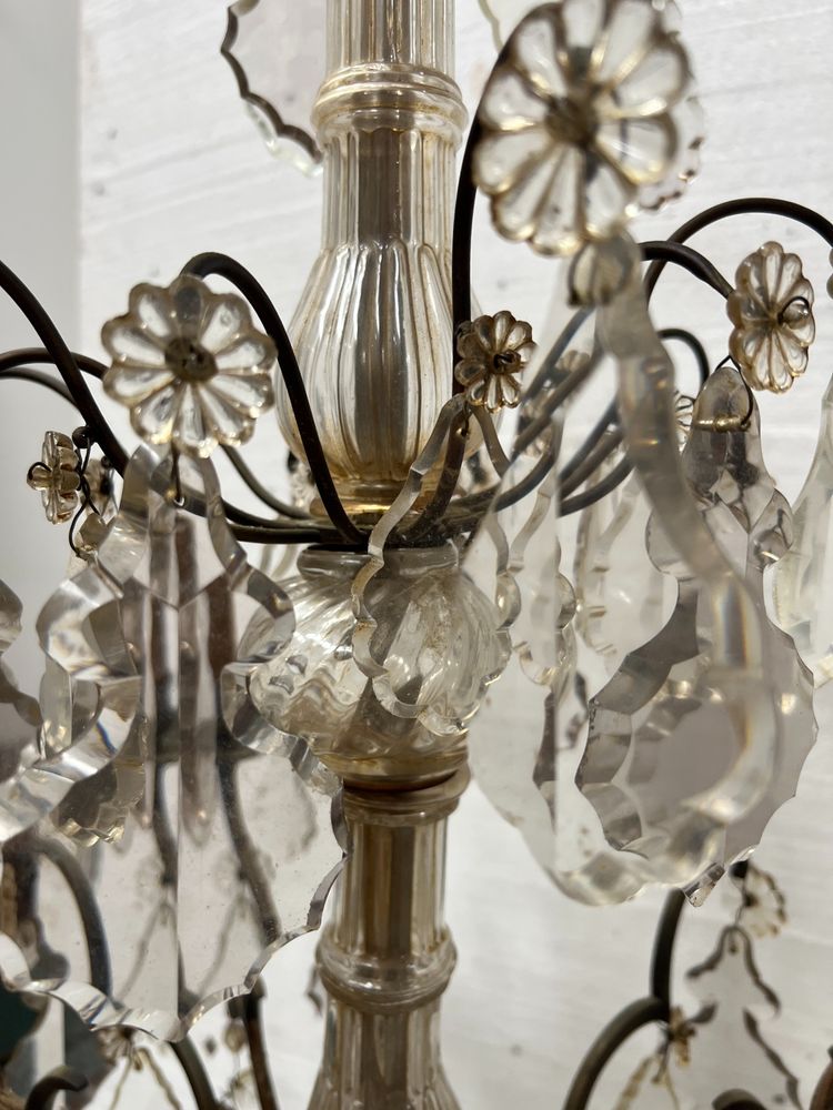 Lampadario in stile Luigi XV con pendenti e frutta in vetro colorato XX secolo