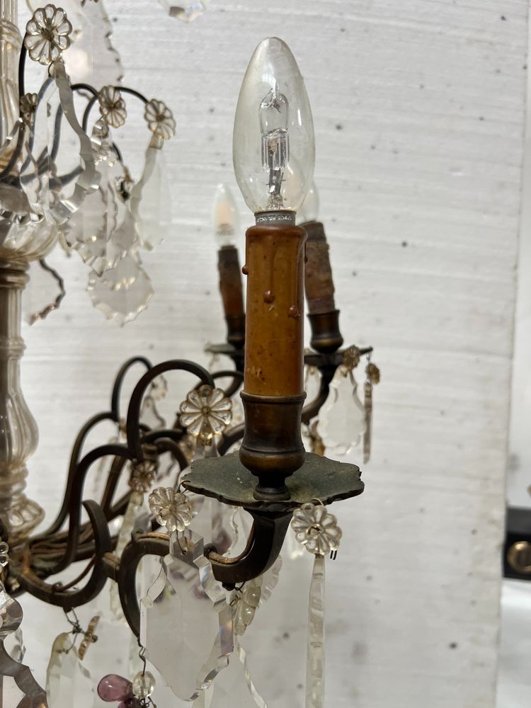 Lampadario in stile Luigi XV con pendenti e frutta in vetro colorato XX secolo