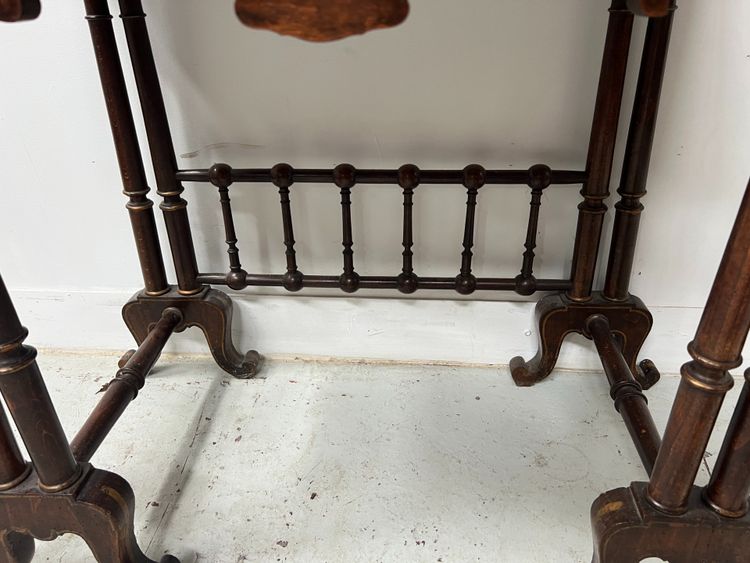 Bureau a gradins en bois décoré de pyrogravures XIX siècle