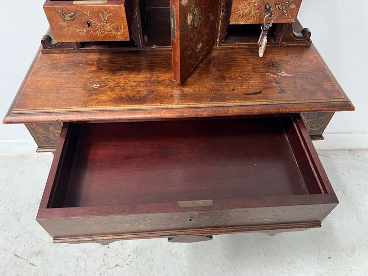 Bureau a gradins en bois décoré de pyrogravures XIX siècle