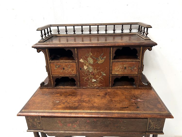 Bureau a gradins en bois décoré de pyrogravures XIX siècle