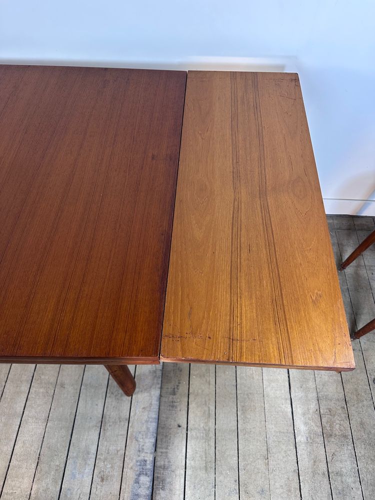 Table a allonges de style scandinave en teck fabrication française 1960