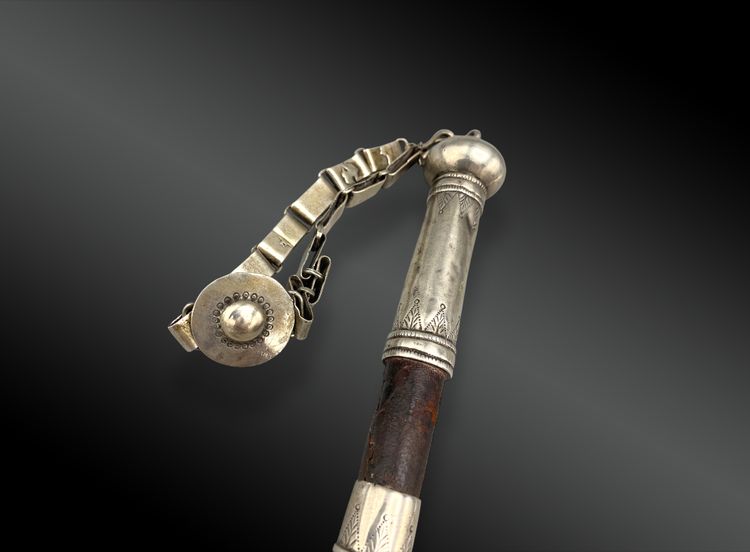 CRAVACHE CUIR ET ARGENT XXème siècle