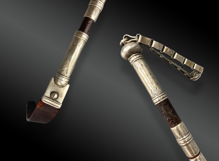 CRAVACHE CUIR ET ARGENT XXème siècle