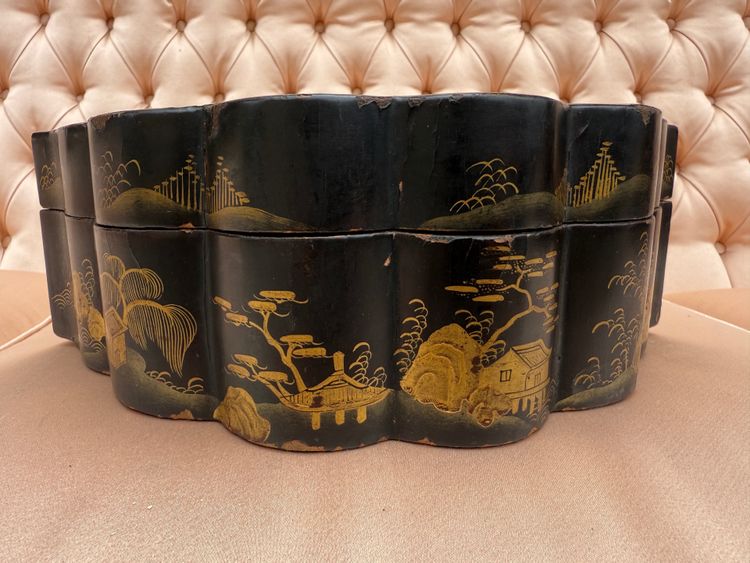 Nähkästchen aus lackiertem Holz in Form eines Schmetterlings, China, Kanton XIX.