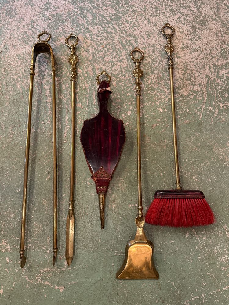 Accessories / Bronze fireplace set, Napoleon III period
