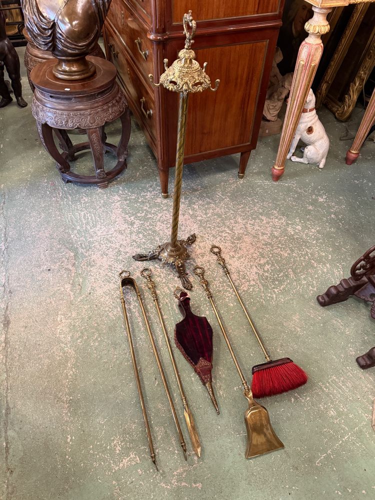 Accessories / Bronze fireplace set, Napoleon III period