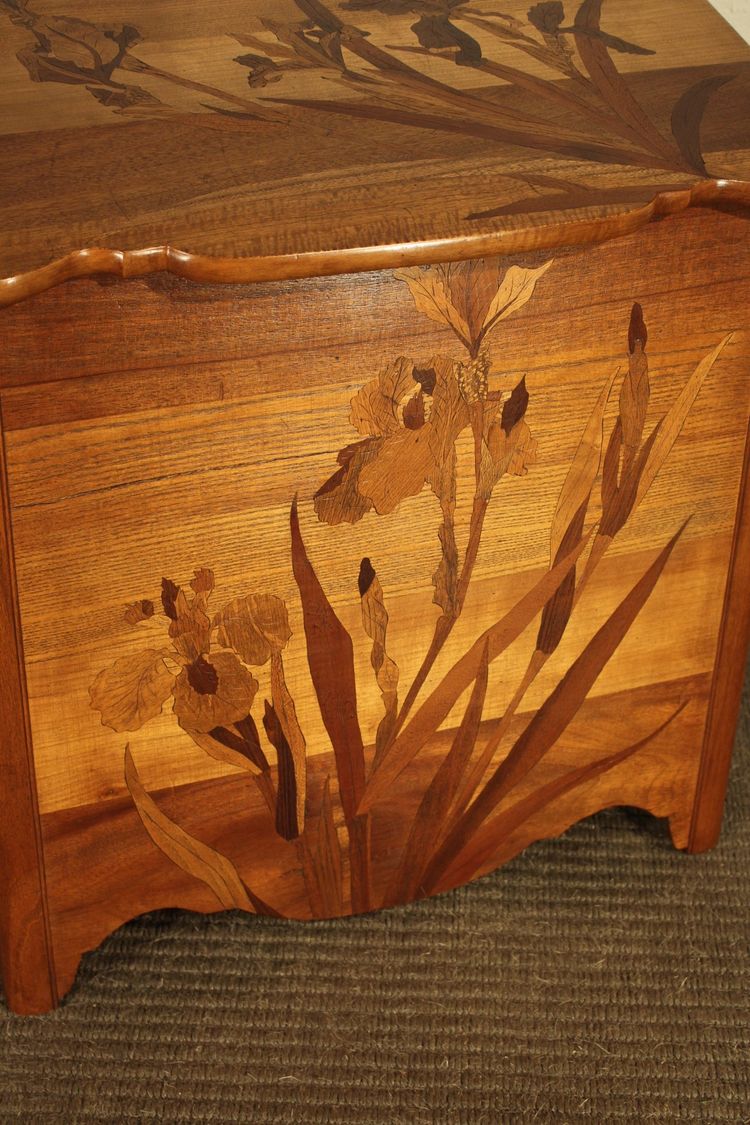  Jugendstil-Holzkiste von Gallé