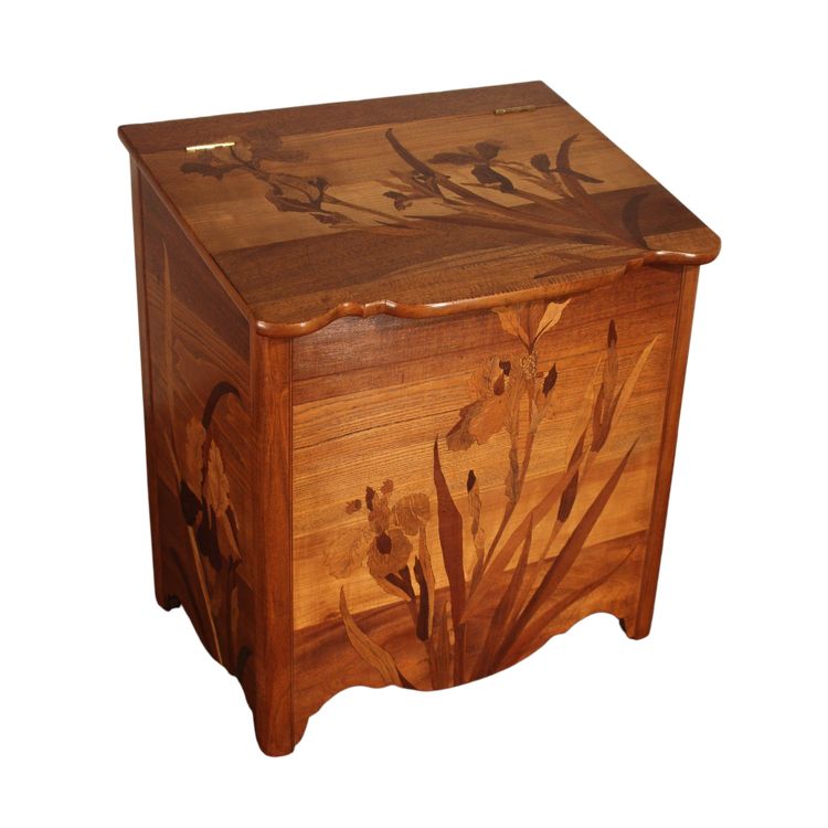  Jugendstil-Holzkiste von Gallé