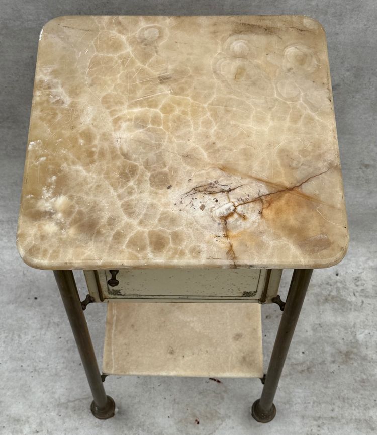 Table de chevet