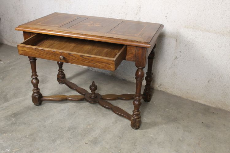 Table à écrire bureau de style Louis XIV époque 18ème en bois fruitier et marqueterie