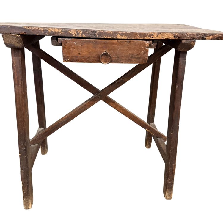 Petite table ancienne en noyer et châtaignier, XVIIIe siècle, 82x62cm
