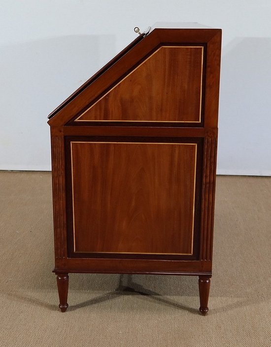  Commode Scriban Louis XVI en Acajou et Bois précieux – XVIIIe 