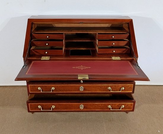  Commode Scriban Louis XVI en Acajou et Bois précieux – XVIIIe 