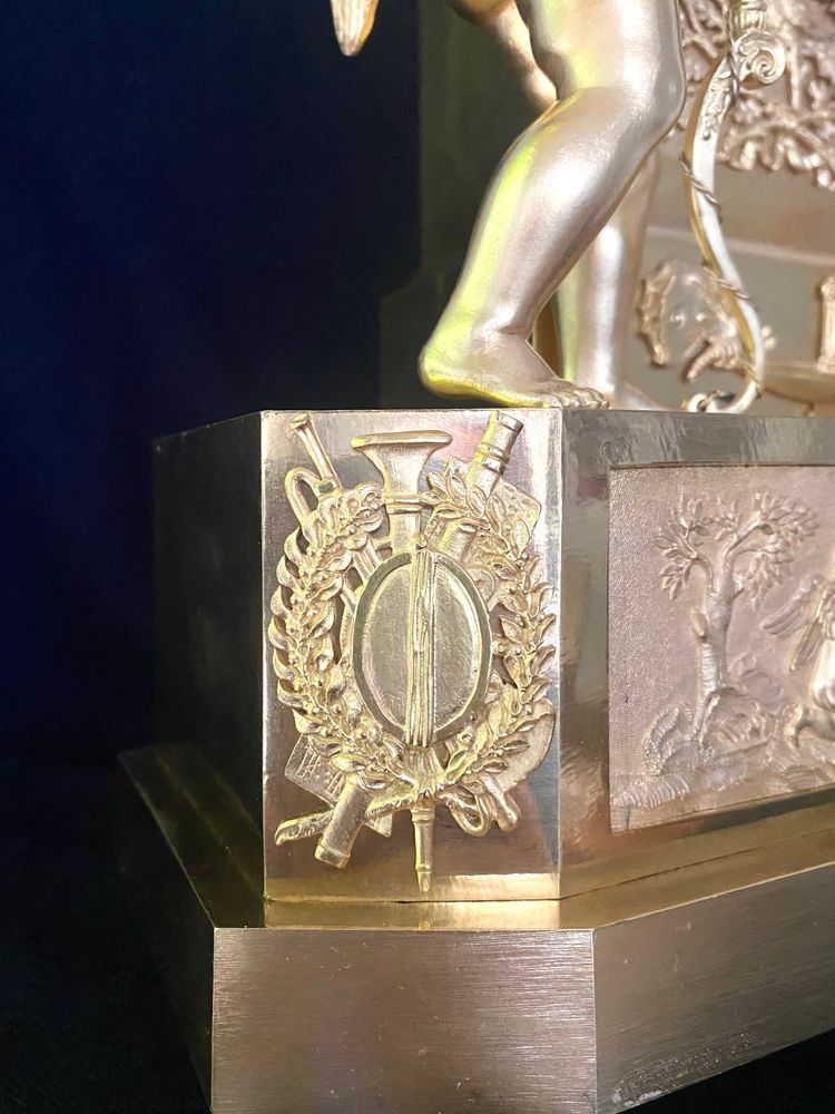 Pendule en bronze doré « l’amour aveugle » vers 1820
