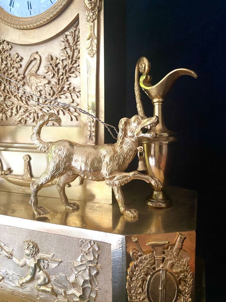 Pendule en bronze doré « l’amour aveugle » vers 1820