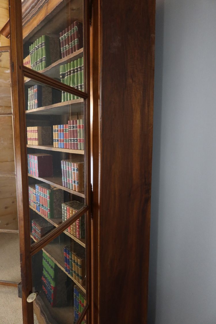 Bibliothèque XIX en noyer 