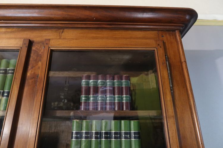 Bibliothèque XIX en noyer 