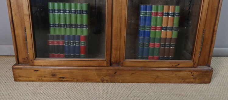 Bibliothèque XIX en noyer 