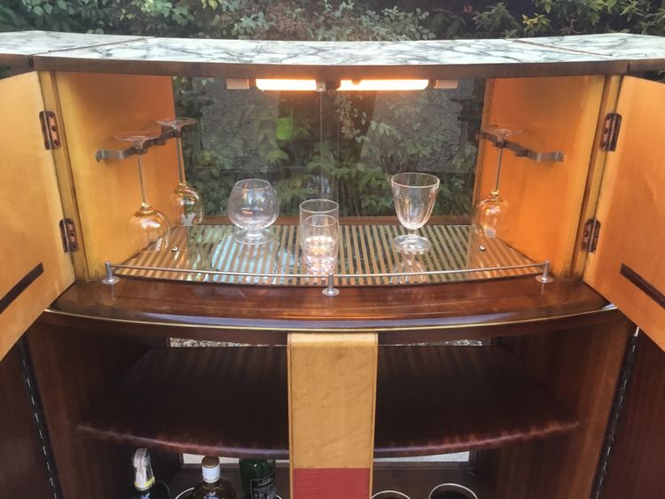 Art-Deco period system bar