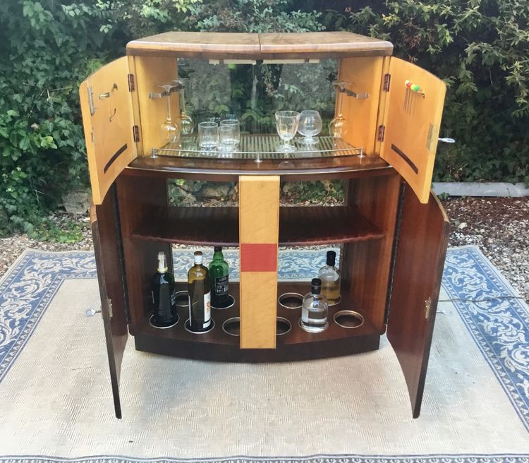 Art-Deco period system bar