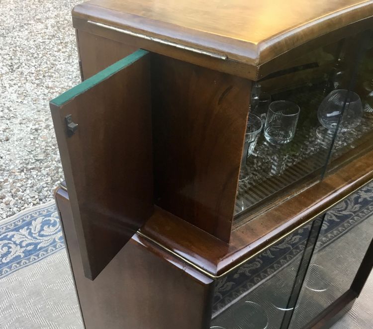 Art-Deco period system bar