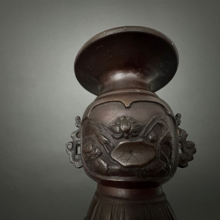 Paire de vases en bronze Japon XIXe patine brune