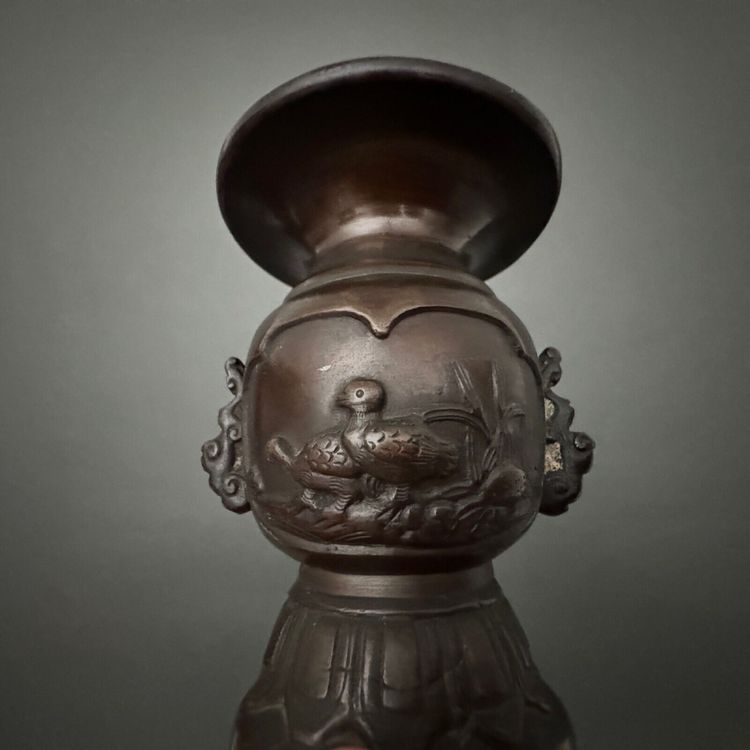 Paire de vases en bronze Japon XIXe patine brune