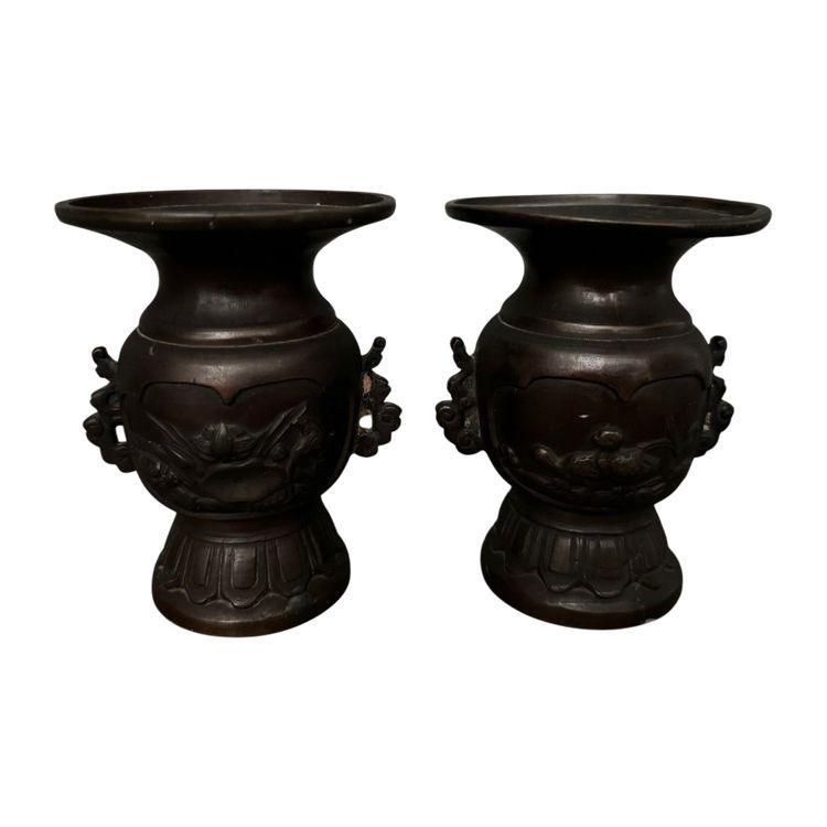 Paire de vases en bronze Japon XIXe patine brune