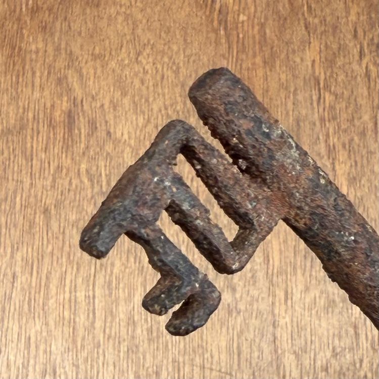 Clé Haute Époque en fer forgé