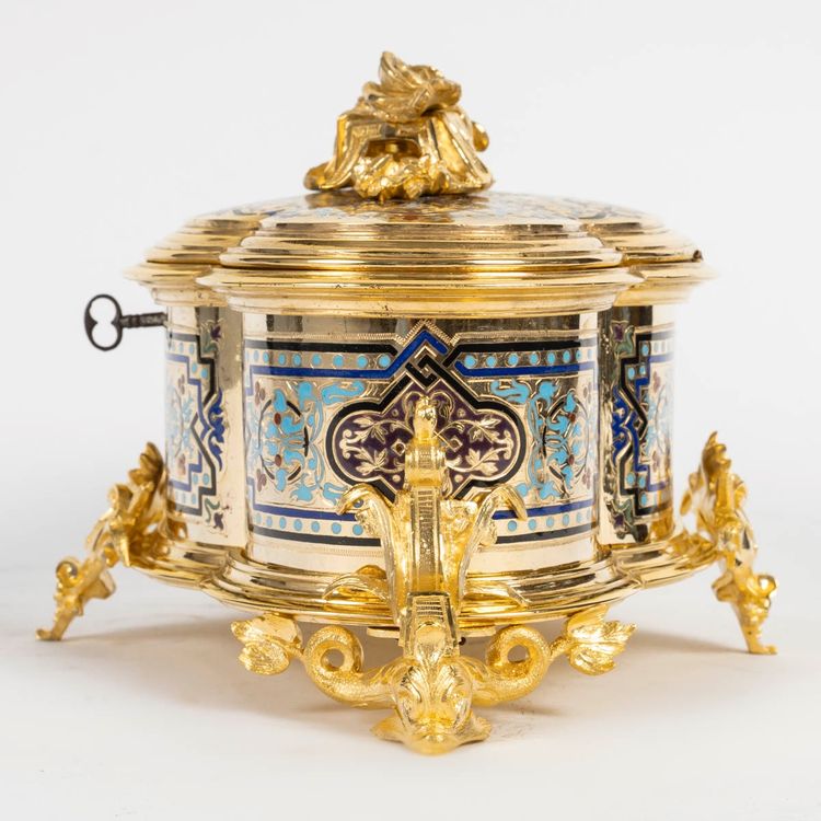 Un Coffret à Bijoux En Bronze Cloisonné, XIXème Siècle 