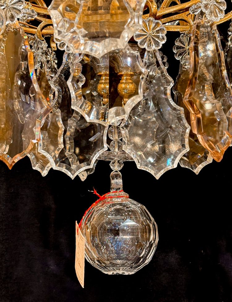 Lustre signé Baccarat de style Louis XV en bronze doré et décor de crystal taillé  vers 1880-1890