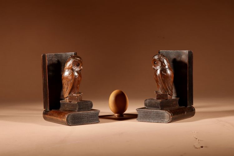  Pair of Black Forest owl-shaped bookends, circa 1900-1920.