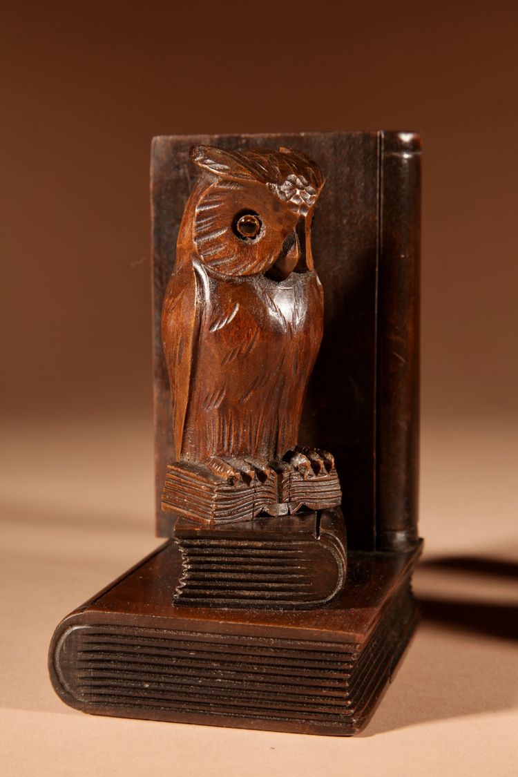  Pair of Black Forest owl-shaped bookends, circa 1900-1920.
