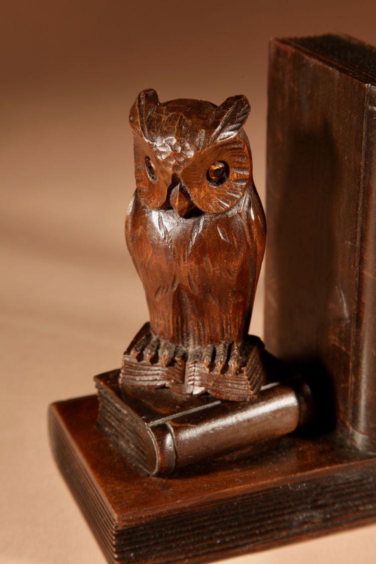  Pair of Black Forest owl-shaped bookends, circa 1900-1920.