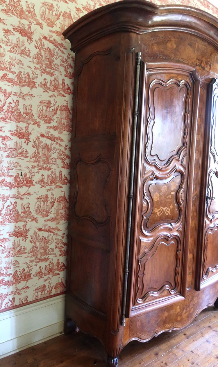 Louis XV cabinet from the 18th century