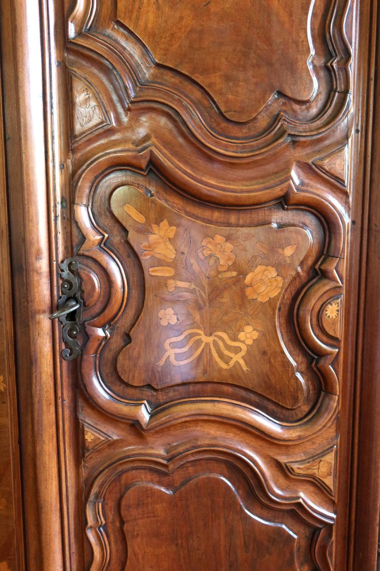 Louis XV cabinet from the 18th century
