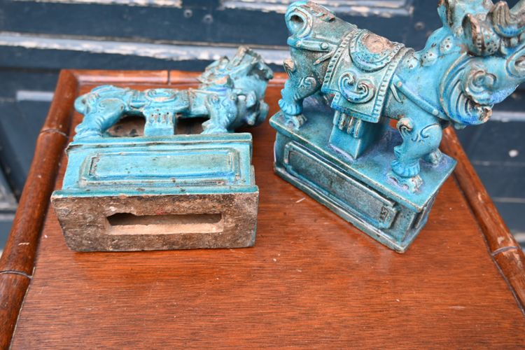 Paire de chiens de Fô en grès époque Ming XVII