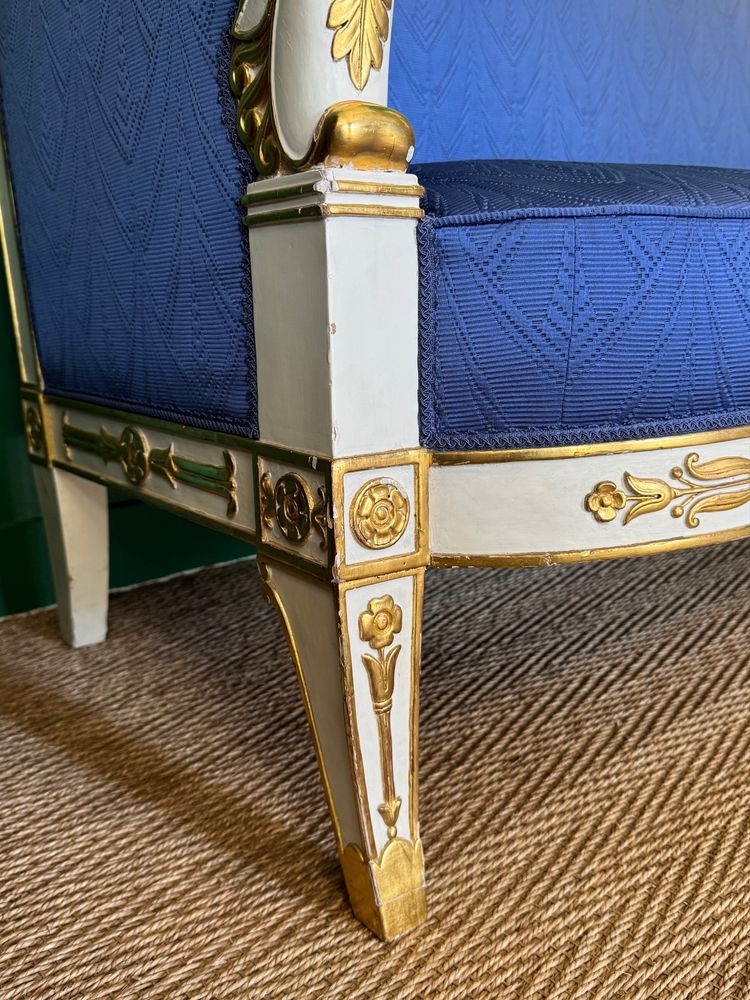 Canapé d’époque Empire, dans le goût de Jacob-Desmalter ou Marcion.