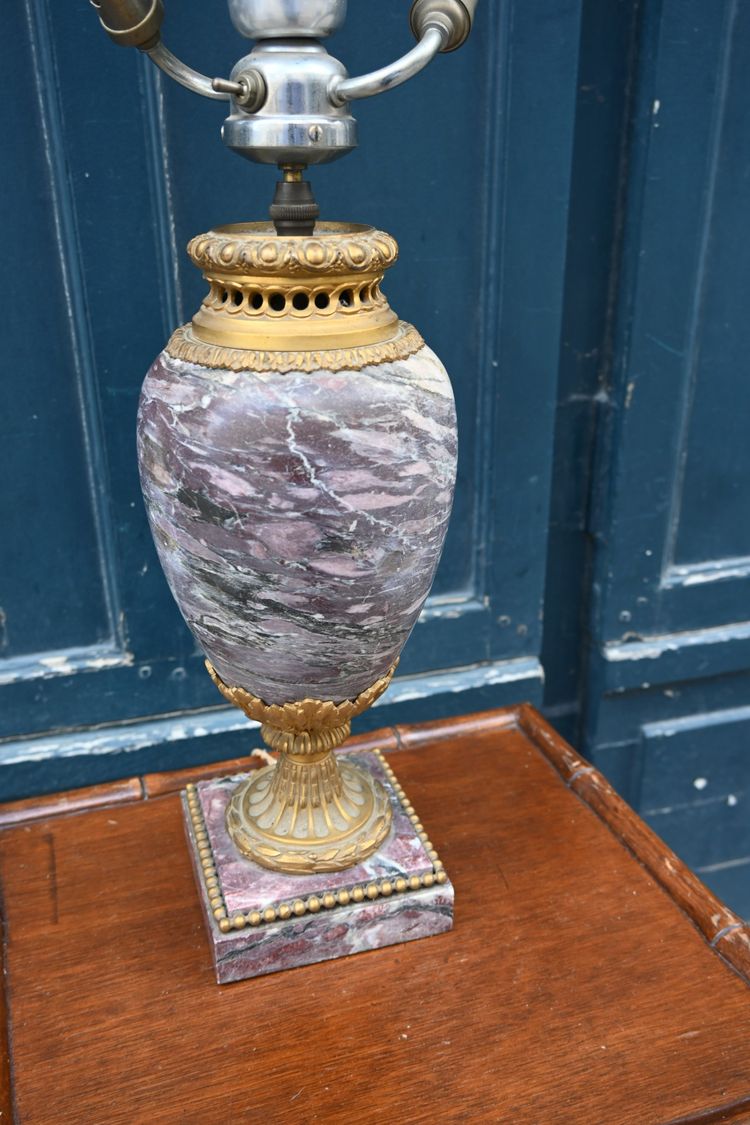 vase de marbre et bronze de style Louis XVI remonté en lampe 